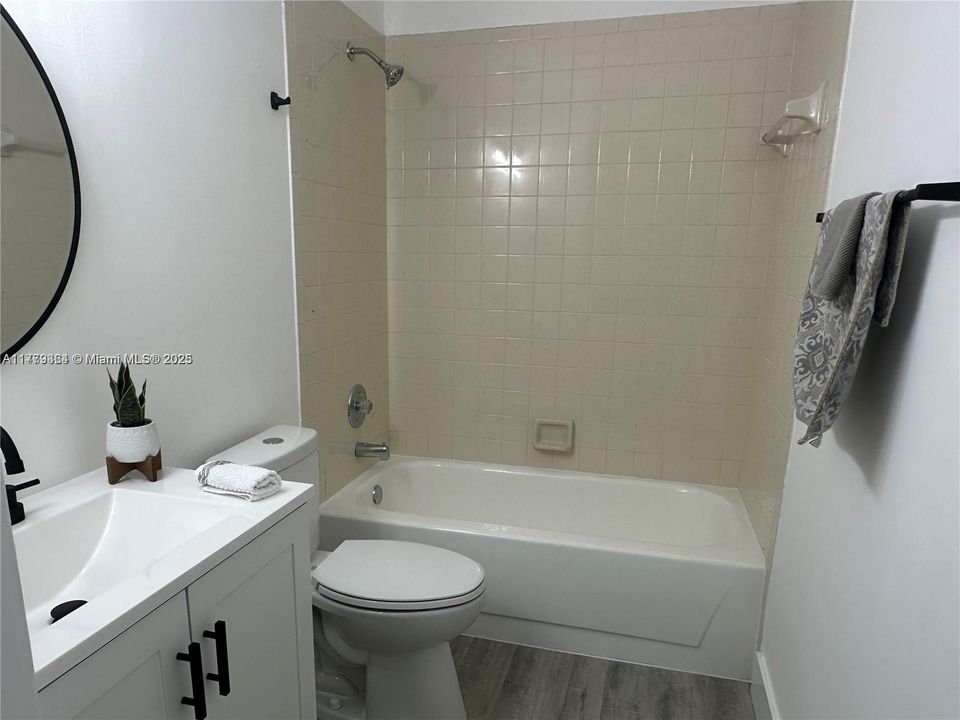 Recently Rented: $2,300 (2 beds, 2 baths, 770 Square Feet)