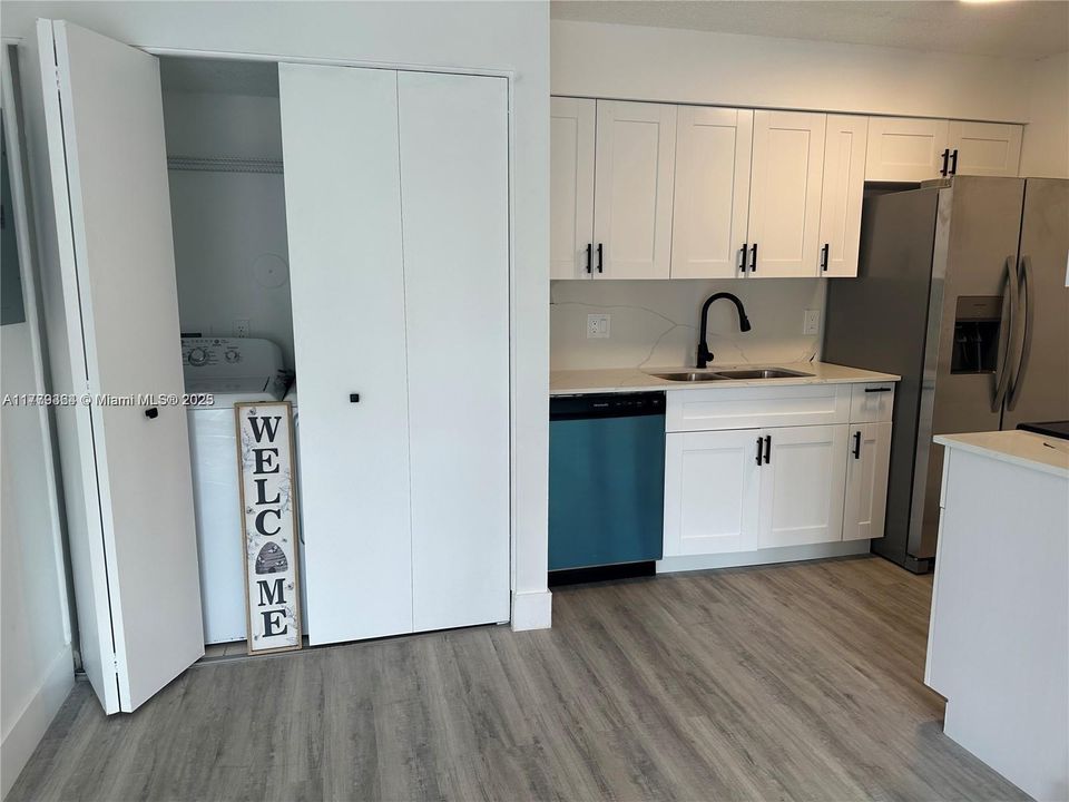 Recently Rented: $2,300 (2 beds, 2 baths, 770 Square Feet)