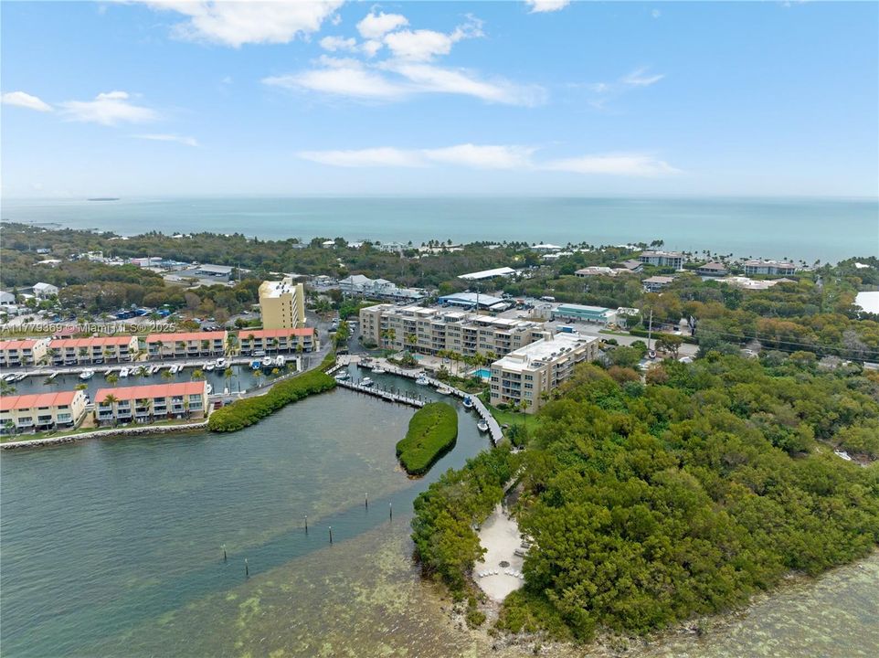 最近售出: $449,000 (2 贝兹, 1 浴室, 794 平方英尺)