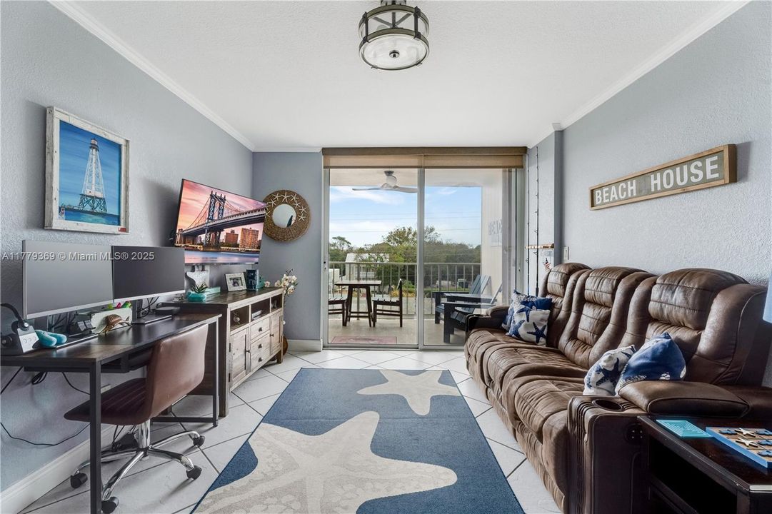 最近售出: $449,000 (2 贝兹, 1 浴室, 794 平方英尺)