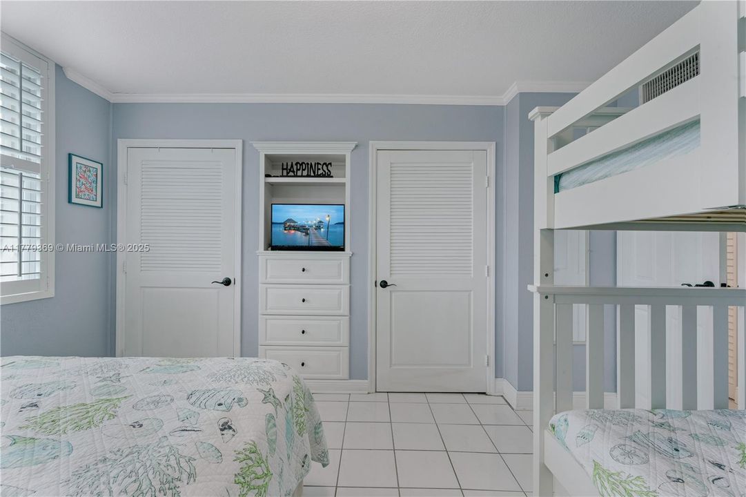 最近售出: $449,000 (2 贝兹, 1 浴室, 794 平方英尺)