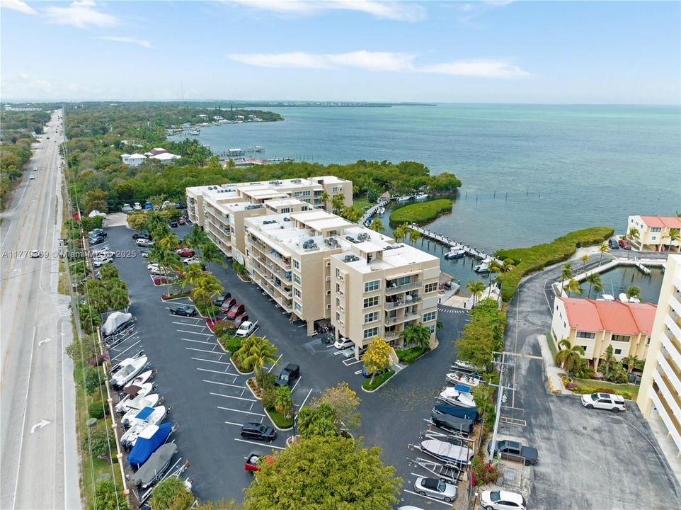 最近售出: $449,000 (2 贝兹, 1 浴室, 794 平方英尺)