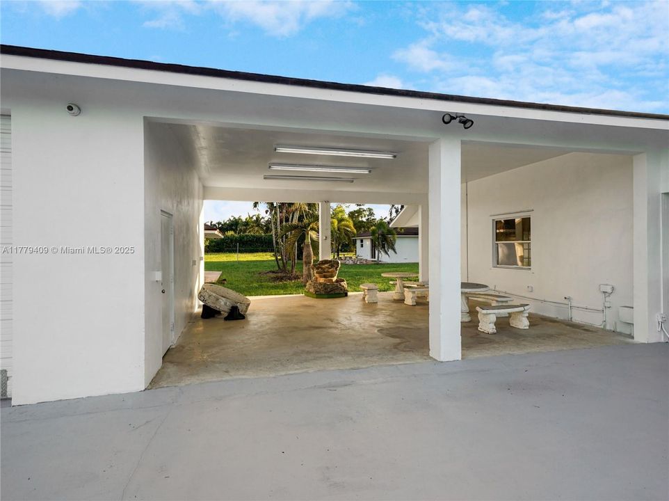 For Rent: $10,500 (4 beds, 3 baths, 2198 Square Feet)