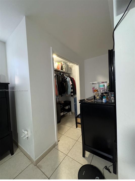 Recently Sold: $694,500 (5 beds, 3 baths, 2365 Square Feet)