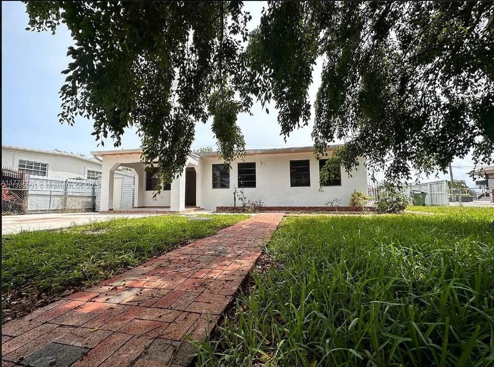 Recently Sold: $694,500 (5 beds, 3 baths, 2365 Square Feet)