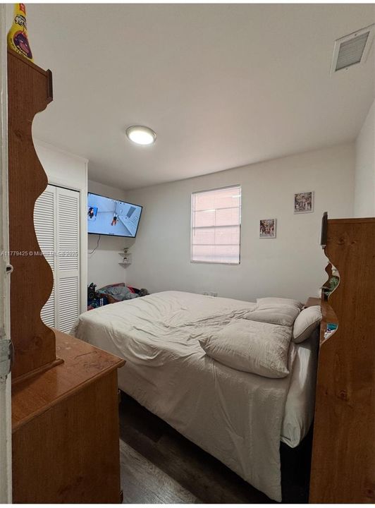 Recently Sold: $694,500 (5 beds, 3 baths, 2365 Square Feet)