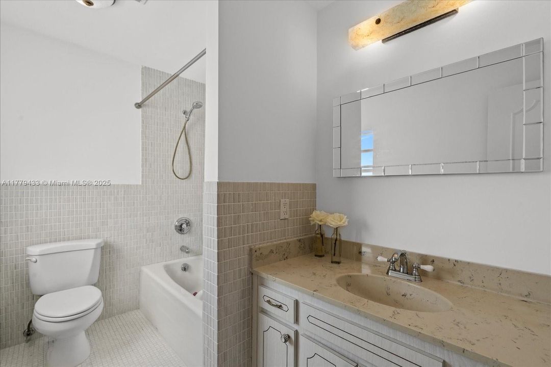 На продажу: $749,000 (2 спален, 2 ванн, 0 Квадратных фут)