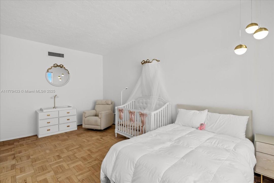 На продажу: $749,000 (2 спален, 2 ванн, 0 Квадратных фут)