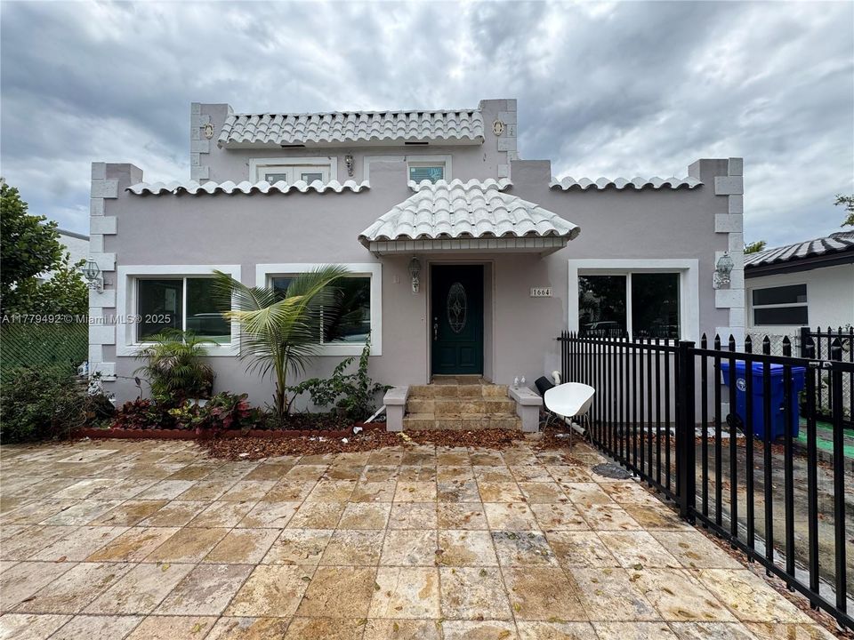 Active With Contract: $1,500,000 (0 beds, 0 baths, 3287 Square Feet)