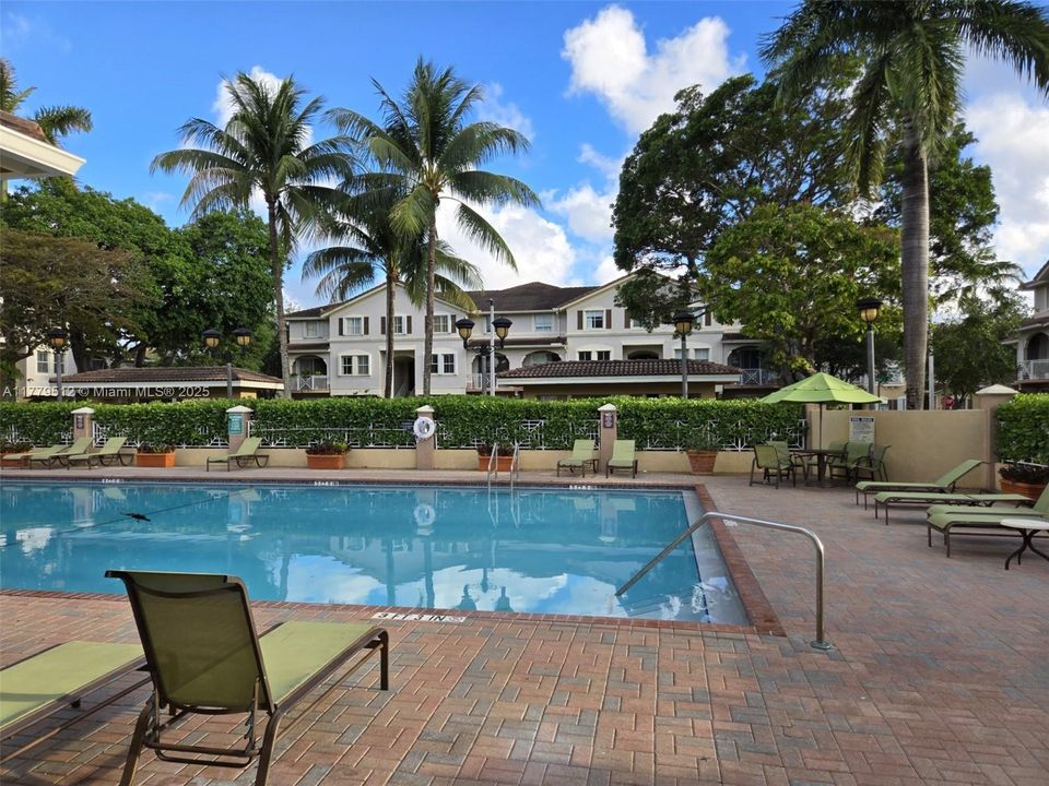 最近租的: $2,900 (3 贝兹, 2 浴室, 1364 平方英尺)