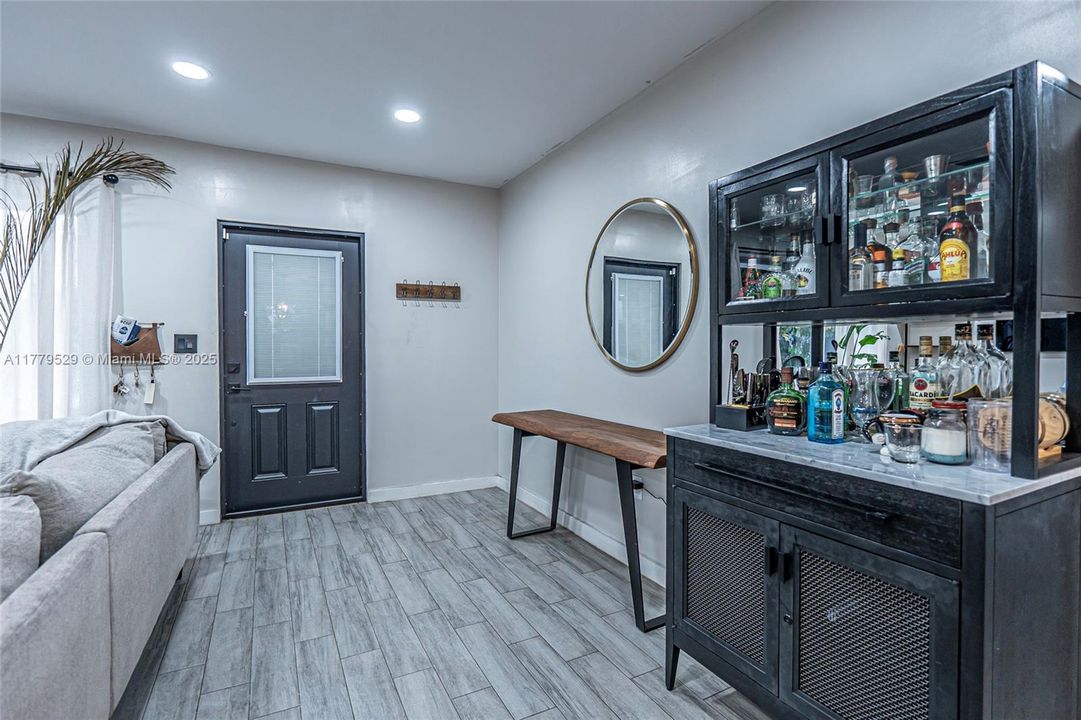 Activo con contrato: $799,900 (3 camas, 3 baños, 1820 Pies cuadrados)