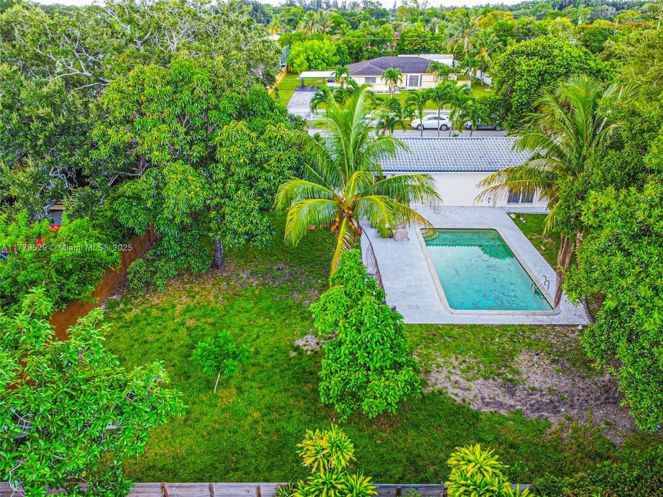 Activo con contrato: $799,900 (3 camas, 3 baños, 1820 Pies cuadrados)