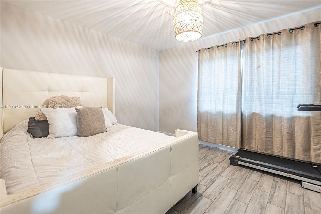 Activo con contrato: $799,900 (3 camas, 3 baños, 1820 Pies cuadrados)