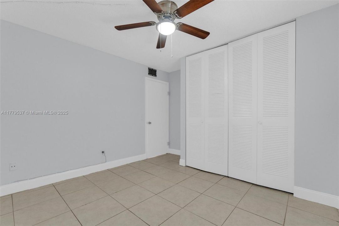 Недавно продано: $440,000 (3 спален, 2 ванн, 1323 Квадратных фут)