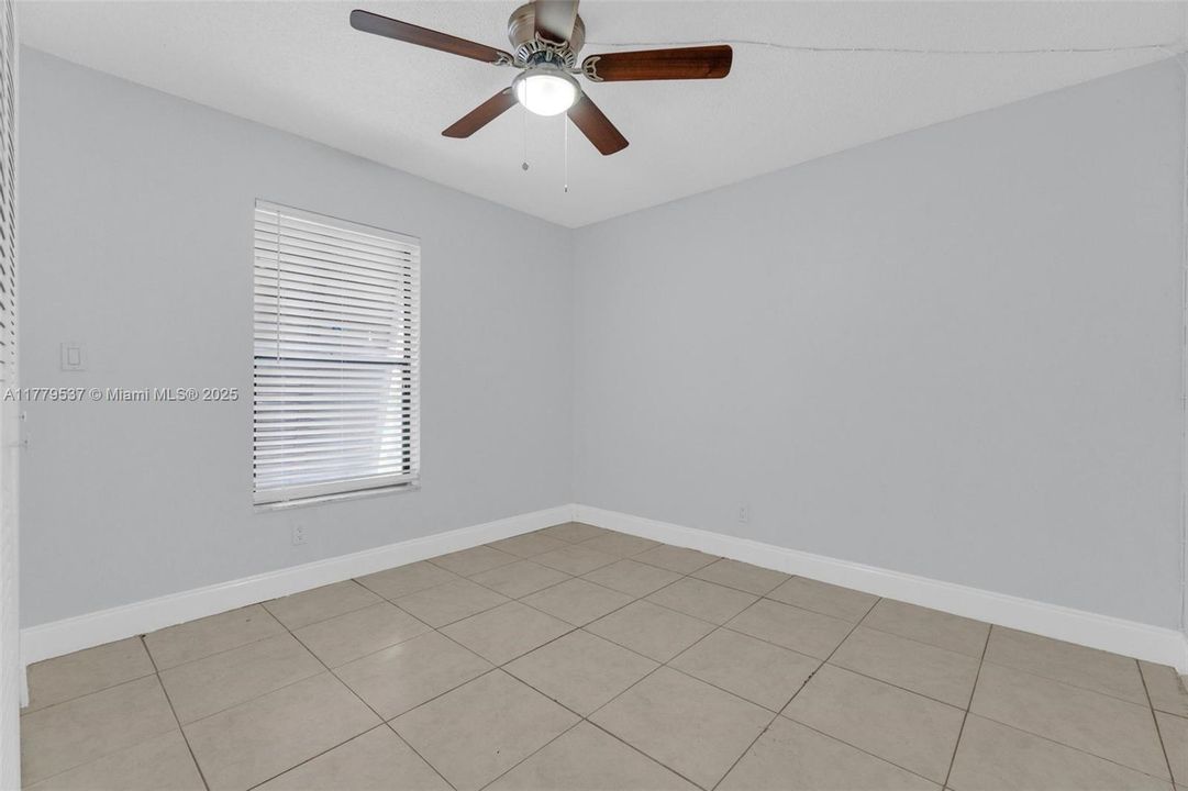 Недавно продано: $440,000 (3 спален, 2 ванн, 1323 Квадратных фут)