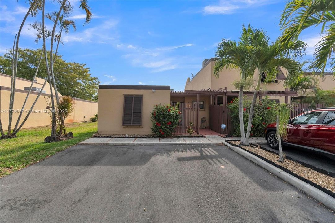 Недавно продано: $440,000 (3 спален, 2 ванн, 1323 Квадратных фут)