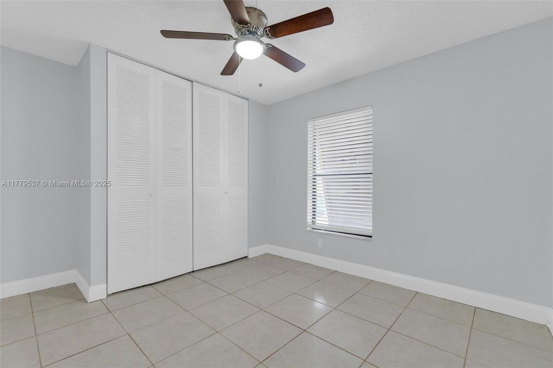 Недавно продано: $440,000 (3 спален, 2 ванн, 1323 Квадратных фут)