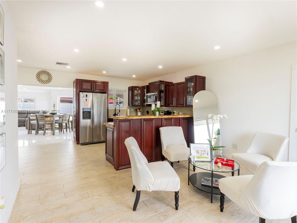 Recently Sold: $695,000 (4 beds, 2 baths, 1516 Square Feet)