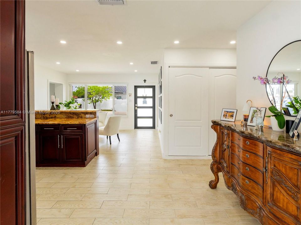 Recently Sold: $695,000 (4 beds, 2 baths, 1516 Square Feet)