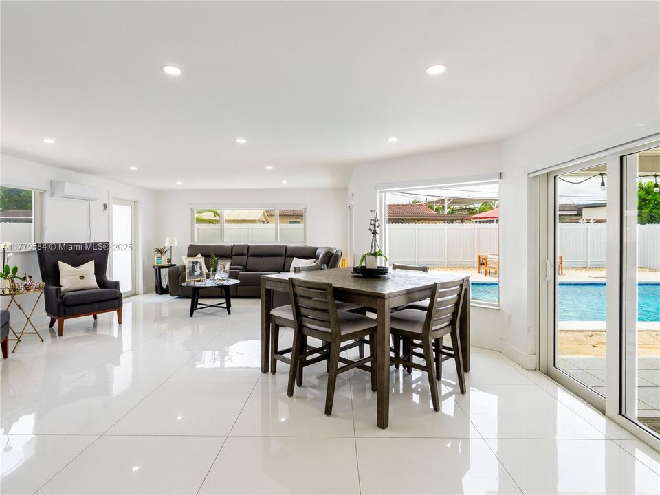 Recently Sold: $695,000 (4 beds, 2 baths, 1516 Square Feet)