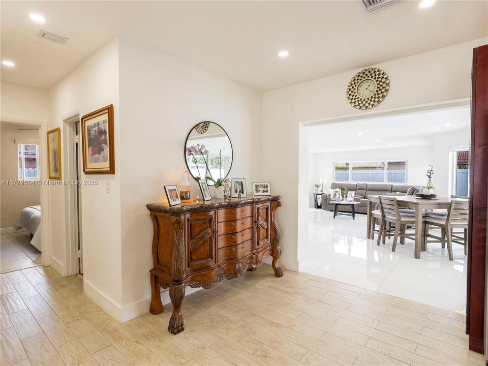 Recently Sold: $695,000 (4 beds, 2 baths, 1516 Square Feet)