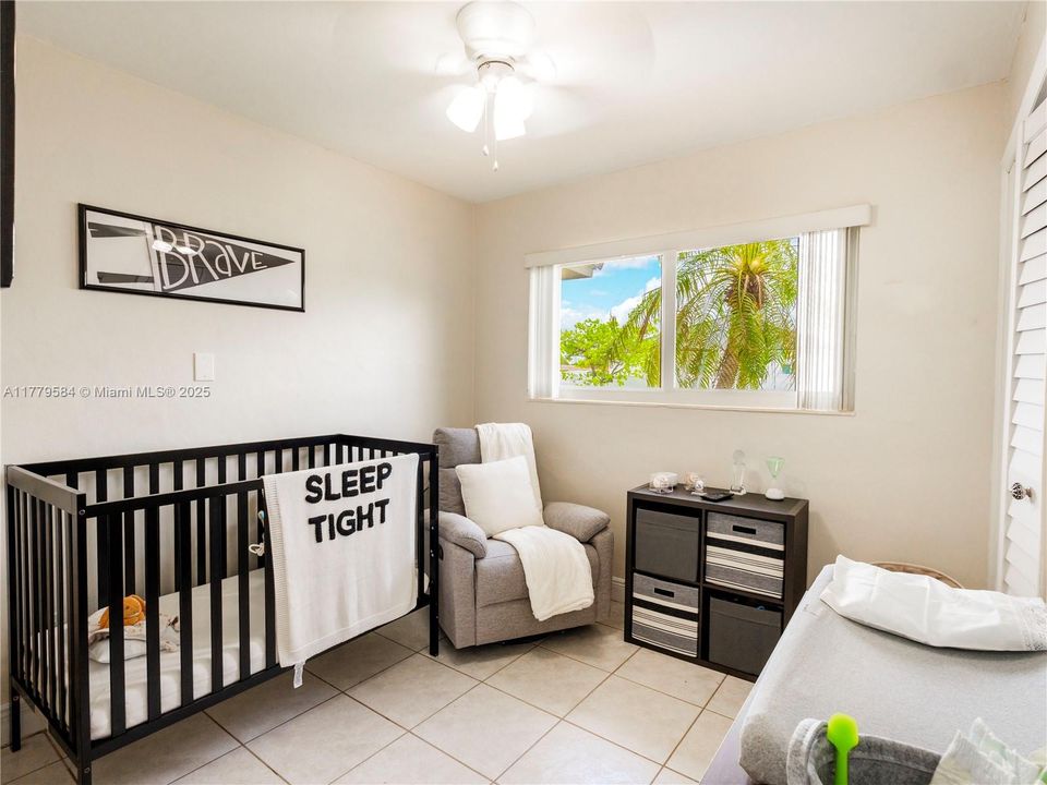 Recently Sold: $695,000 (4 beds, 2 baths, 1516 Square Feet)