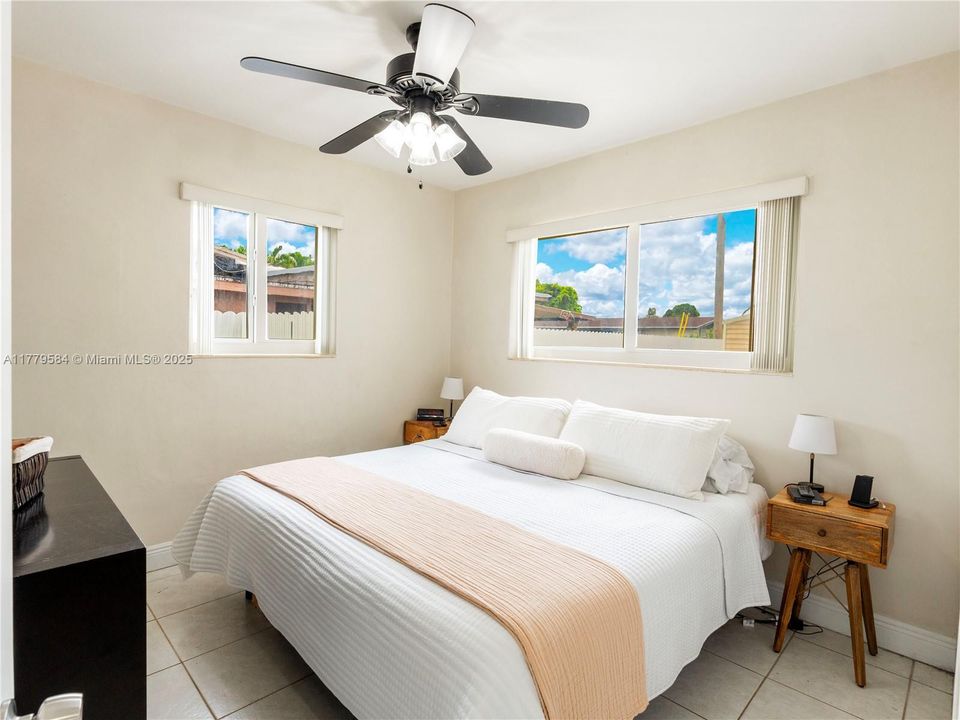 Recently Sold: $695,000 (4 beds, 2 baths, 1516 Square Feet)