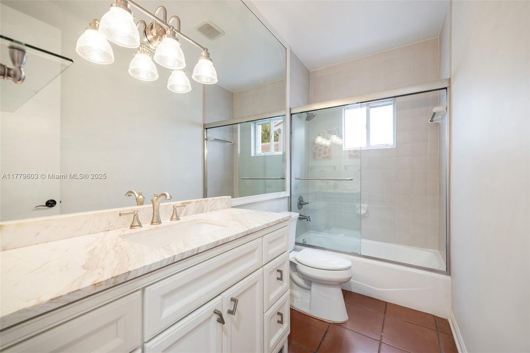 Recently Sold: $2,795,000 (4 beds, 3 baths, 2708 Square Feet)