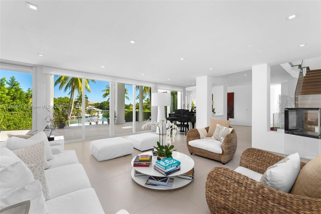 For Sale: $21,780,000 (5 beds, 6 baths, 5940 Square Feet)