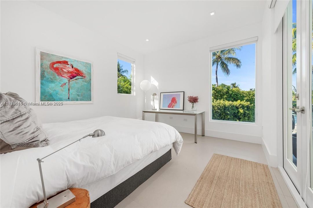 For Sale: $21,780,000 (5 beds, 6 baths, 5940 Square Feet)