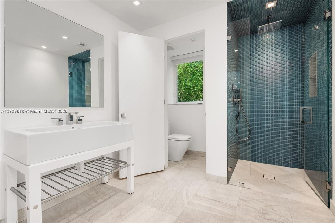 For Sale: $21,780,000 (5 beds, 6 baths, 5940 Square Feet)