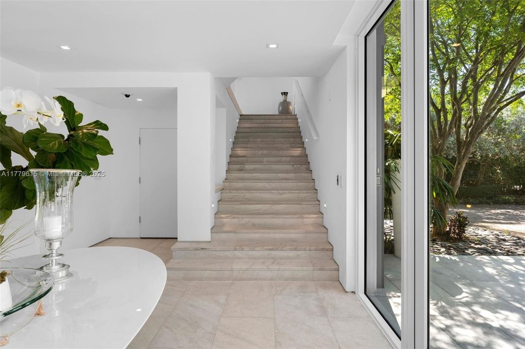 For Sale: $21,780,000 (5 beds, 6 baths, 5940 Square Feet)