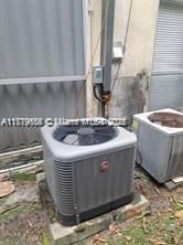 На продажу: $274,800 (2 спален, 2 ванн, 980 Квадратных фут)