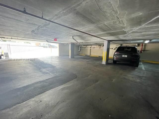 Recently Sold: $285,000 (2 beds, 2 baths, 949 Square Feet)