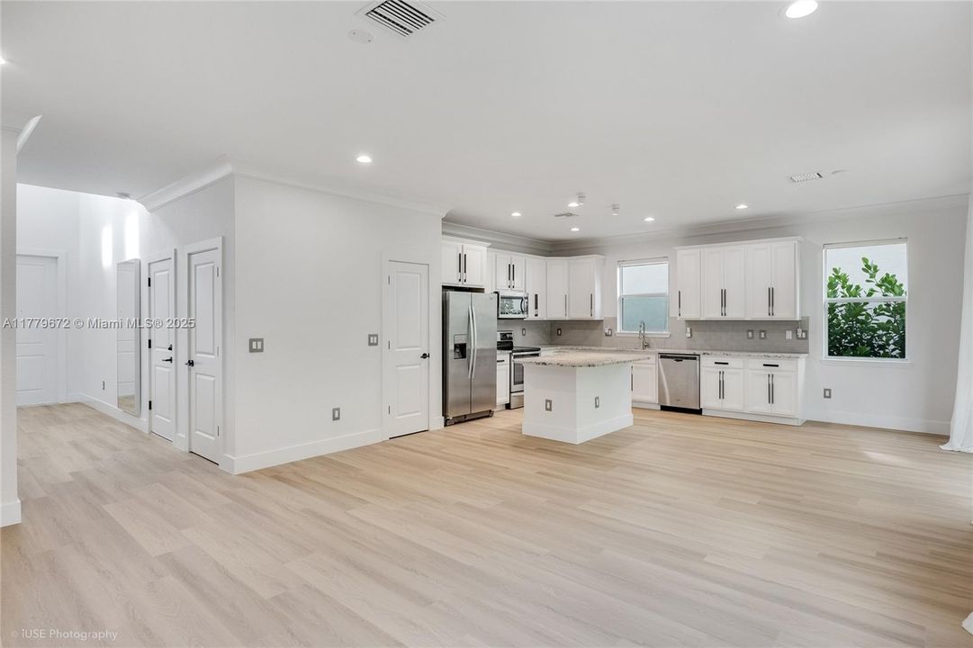 最近租的: $4,950 (3 贝兹, 2 浴室, 1881 平方英尺)