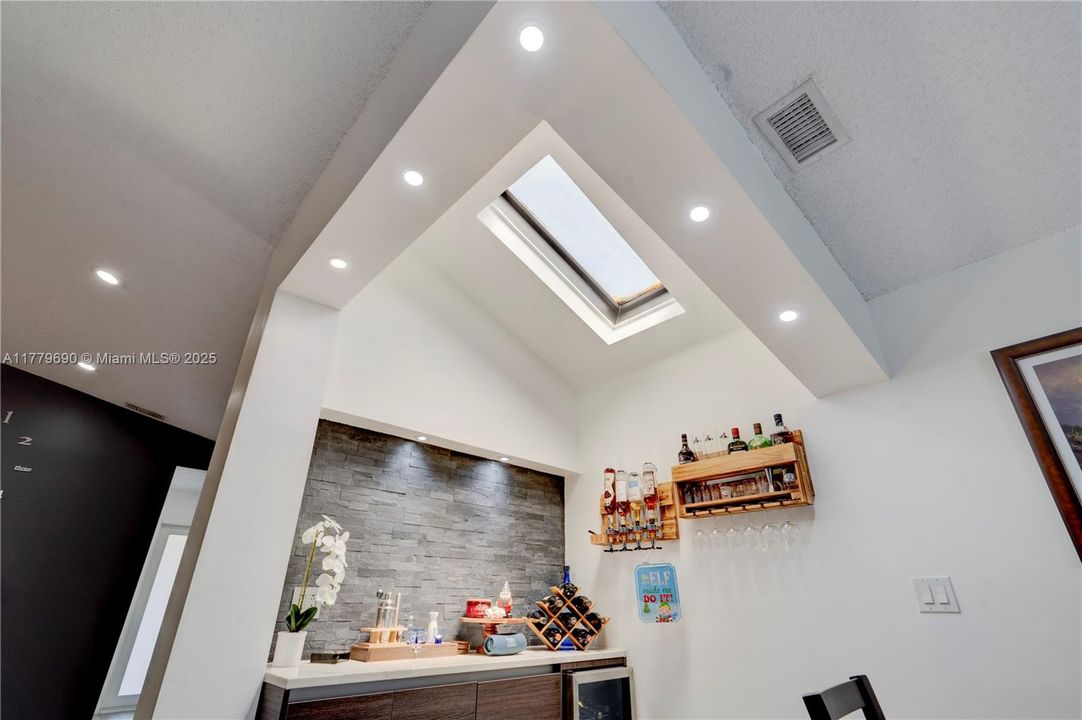 Active With Contract: $654,800 (3 beds, 2 baths, 1679 Square Feet)