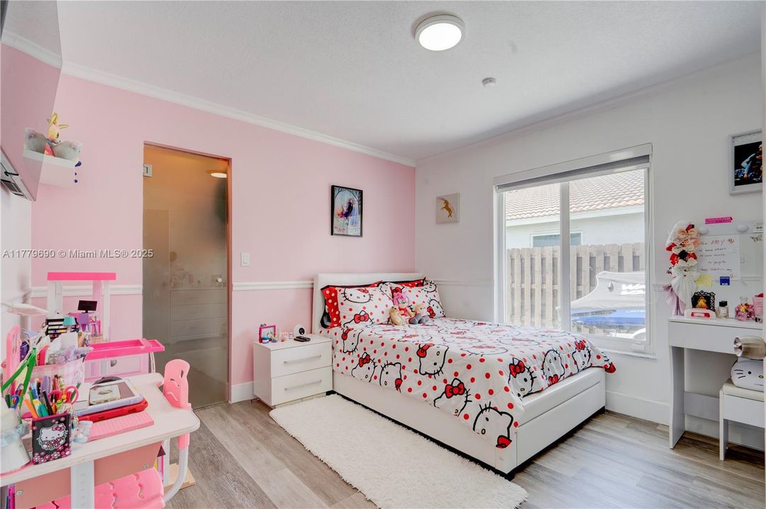 Active With Contract: $654,800 (3 beds, 2 baths, 1679 Square Feet)