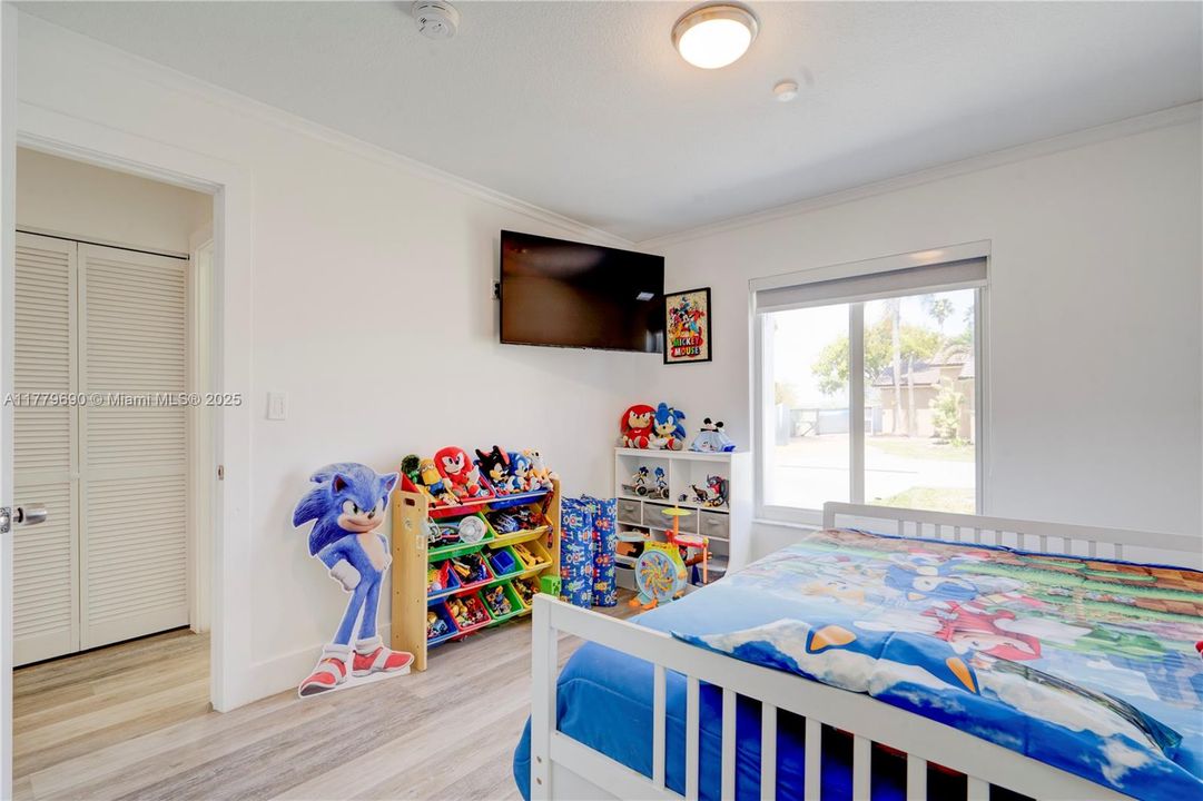 Active With Contract: $654,800 (3 beds, 2 baths, 1679 Square Feet)