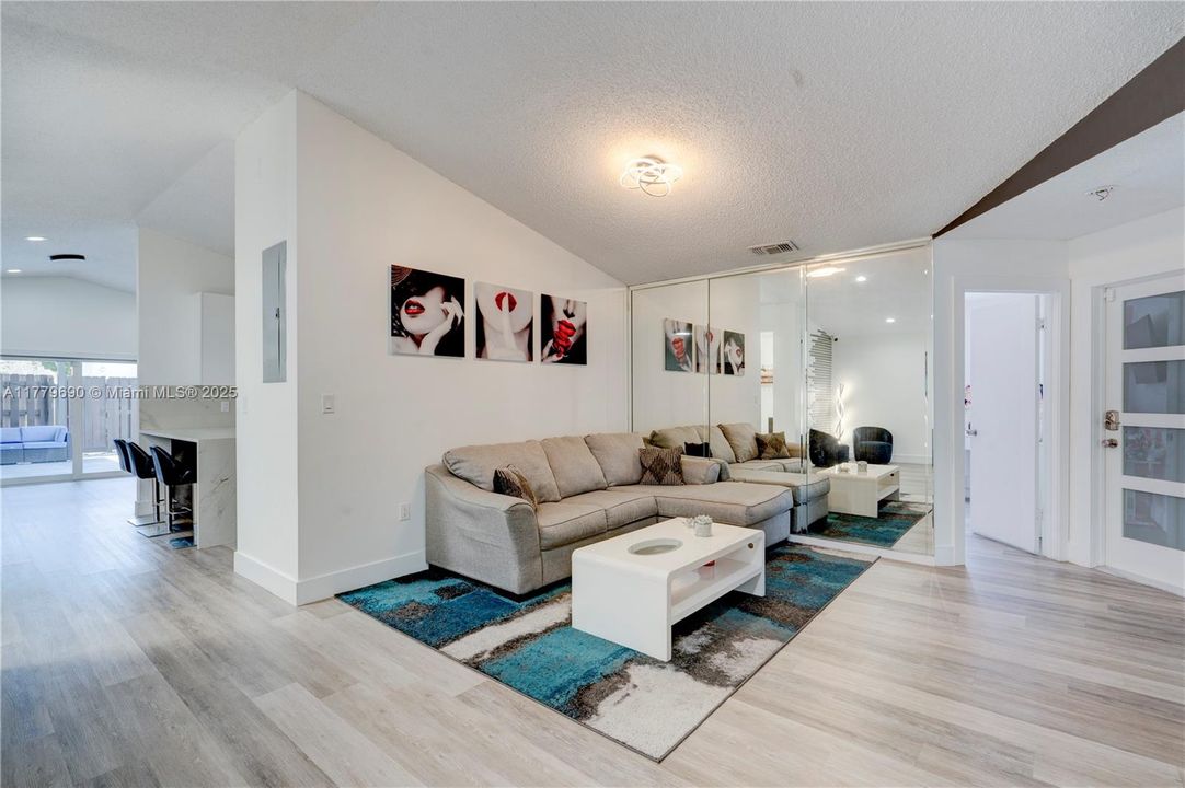 Active With Contract: $654,800 (3 beds, 2 baths, 1679 Square Feet)