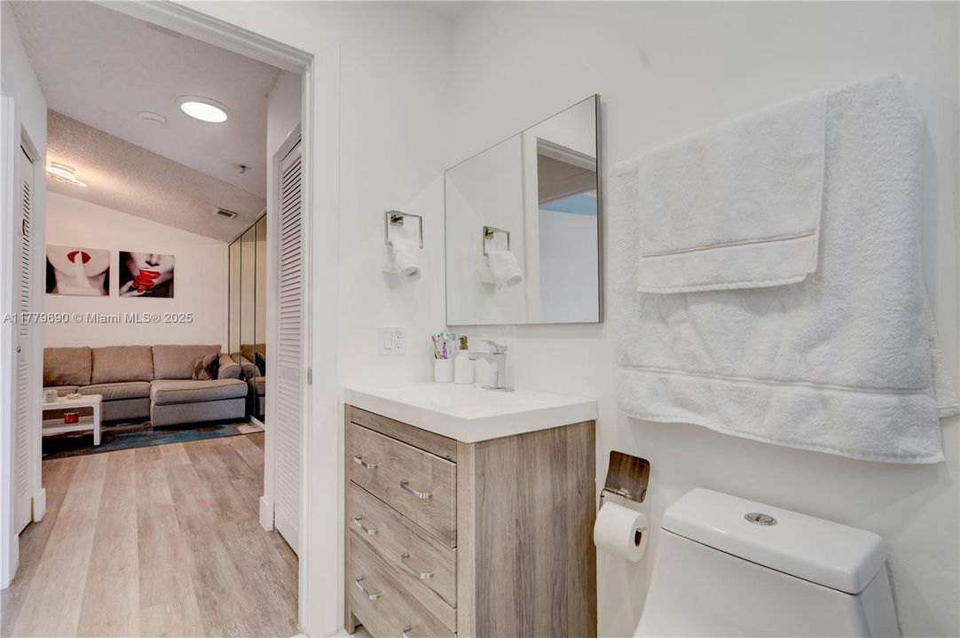 Active With Contract: $654,800 (3 beds, 2 baths, 1679 Square Feet)