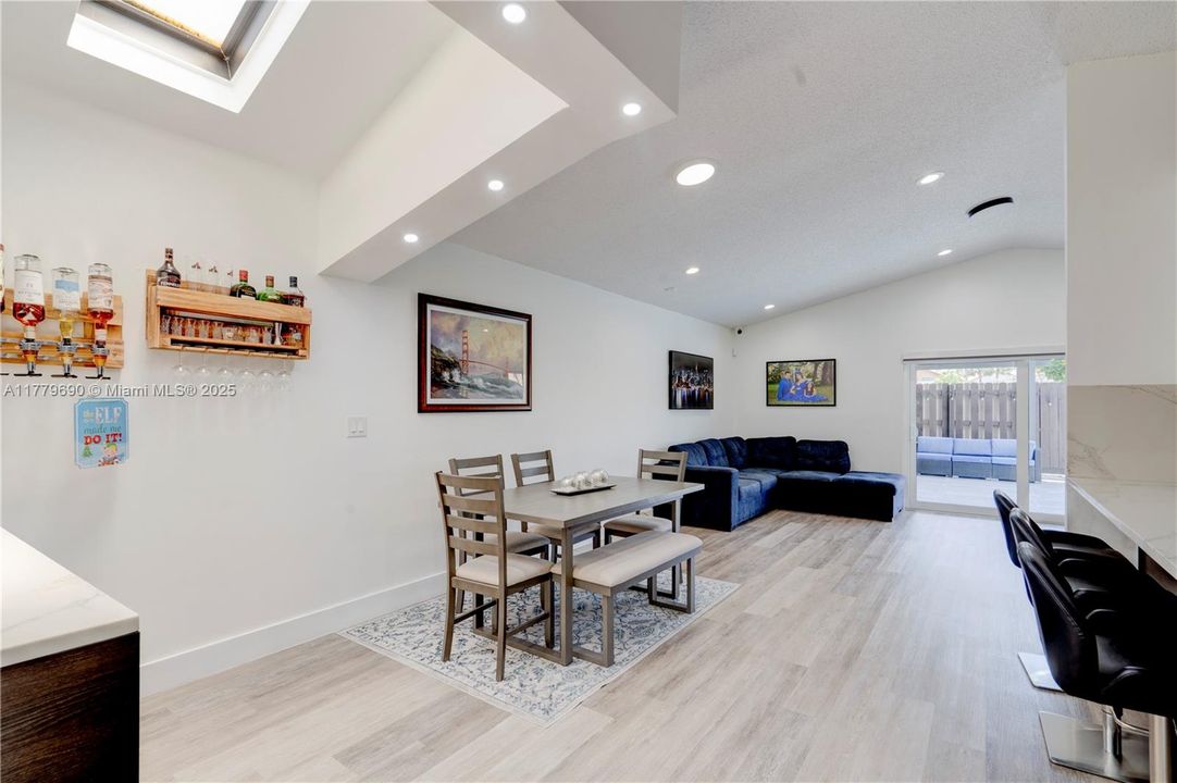 Active With Contract: $654,800 (3 beds, 2 baths, 1679 Square Feet)