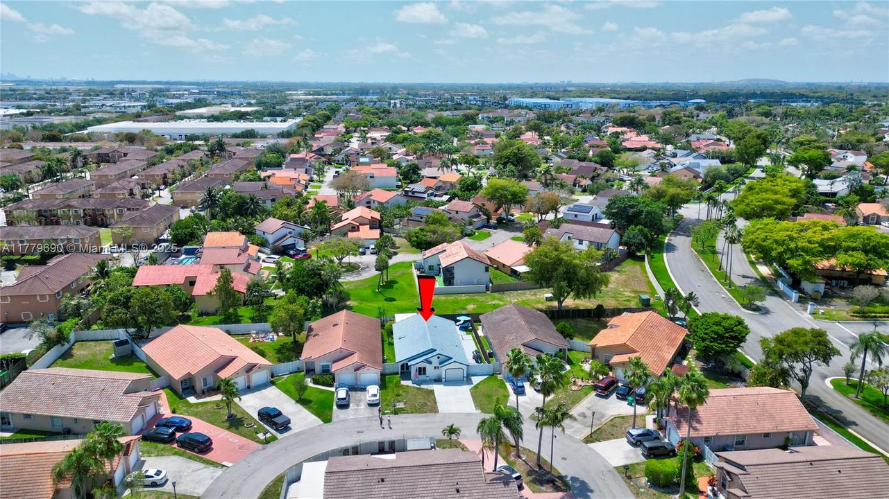 Active With Contract: $654,800 (3 beds, 2 baths, 1679 Square Feet)