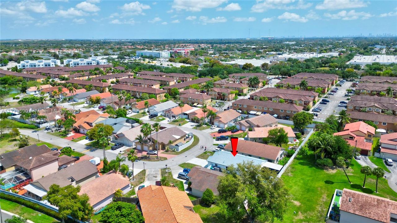 Active With Contract: $654,800 (3 beds, 2 baths, 1679 Square Feet)