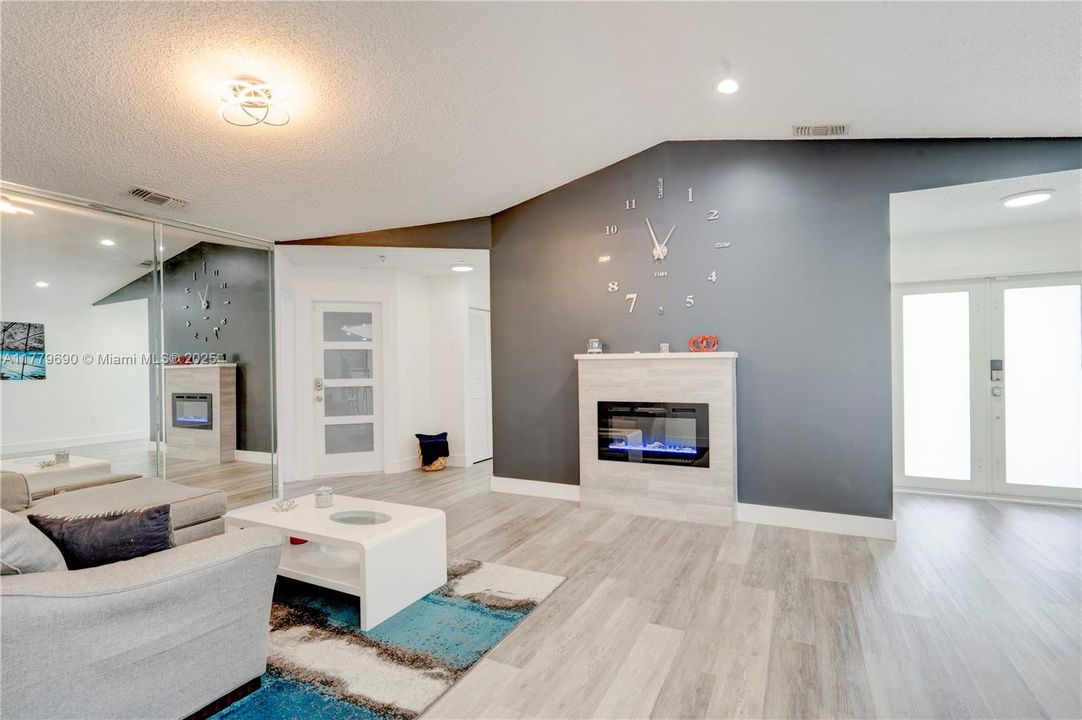 Active With Contract: $654,800 (3 beds, 2 baths, 1679 Square Feet)