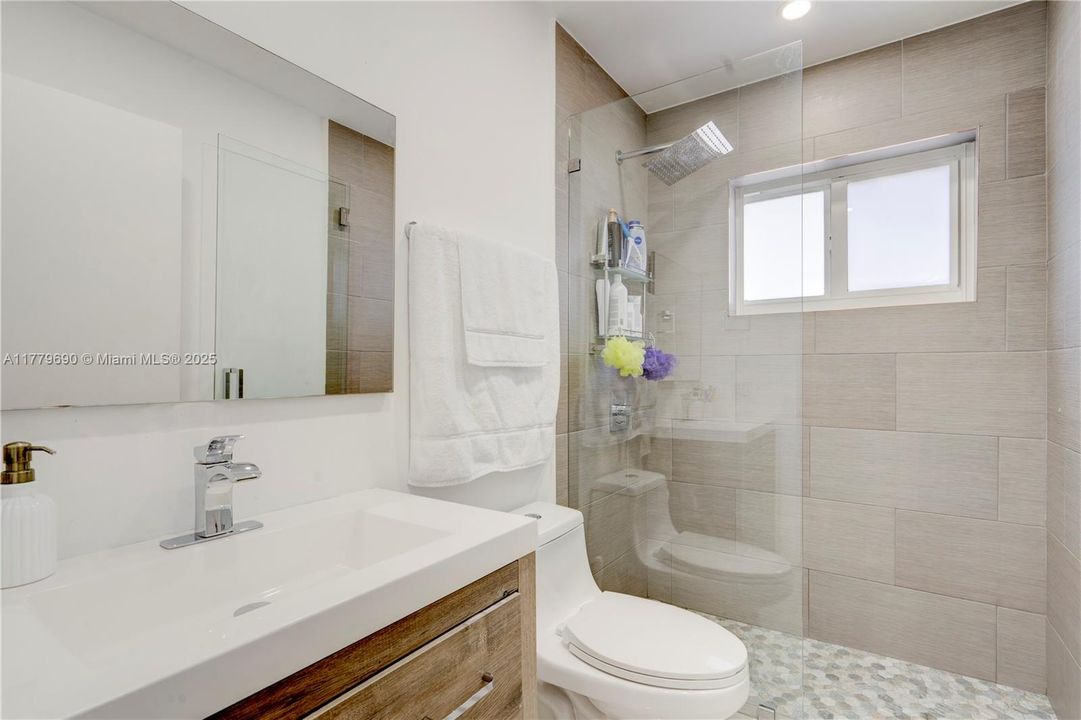 Active With Contract: $654,800 (3 beds, 2 baths, 1679 Square Feet)