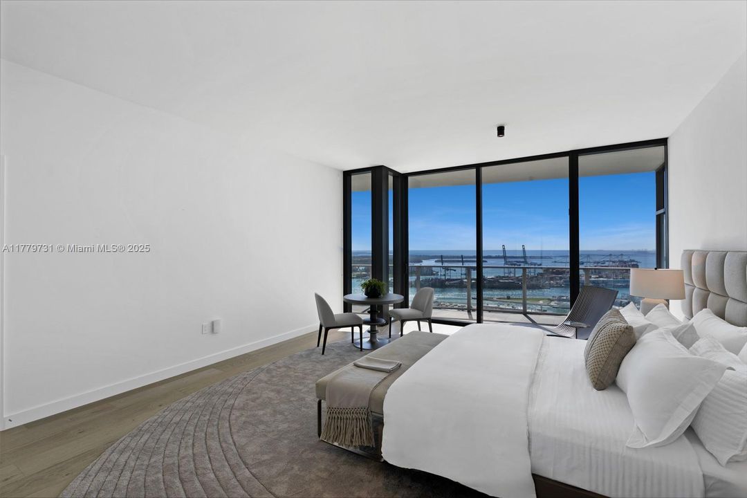 Recently Sold: $7,500,000 (4 beds, 4 baths, 3186 Square Feet)