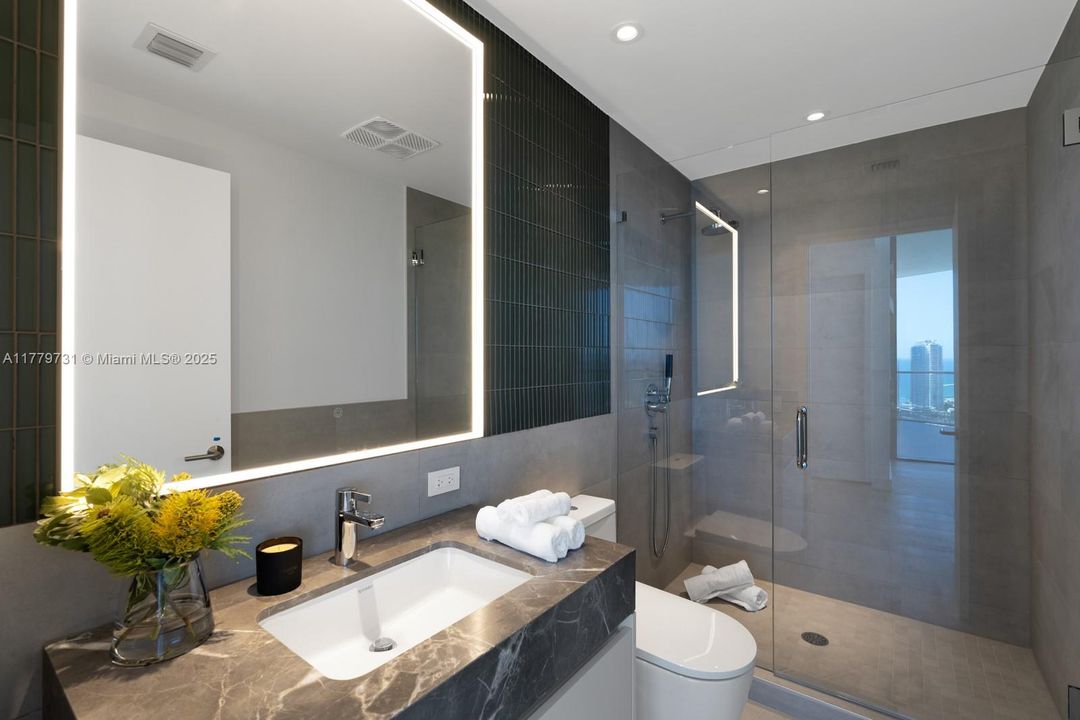 Recently Sold: $7,500,000 (4 beds, 4 baths, 3186 Square Feet)