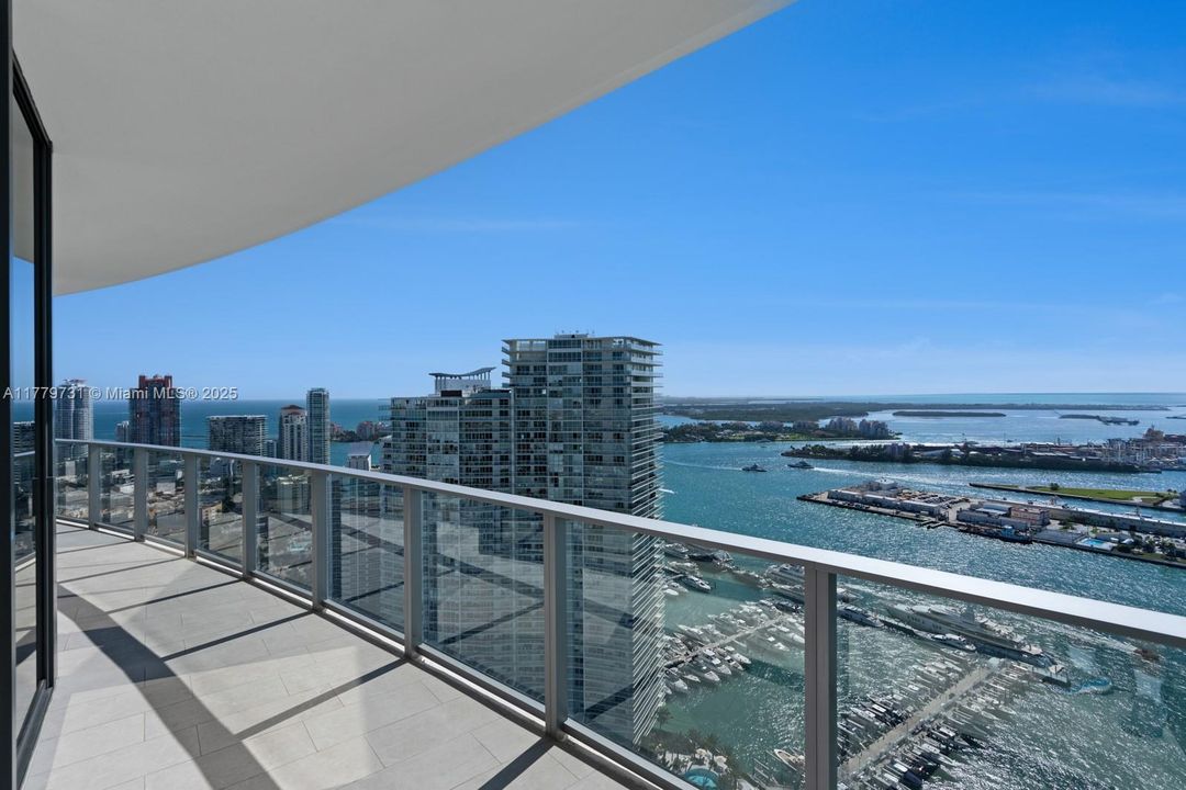 Recently Sold: $7,500,000 (4 beds, 4 baths, 3186 Square Feet)