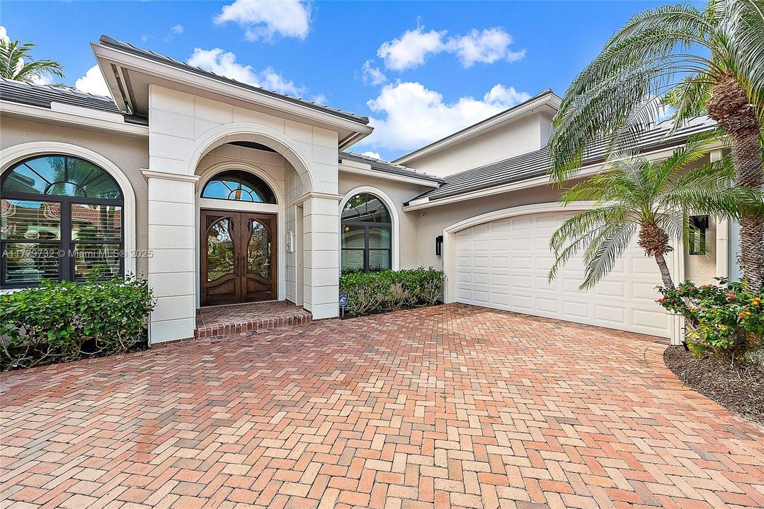 For Sale: $4,200,000 (5 beds, 3 baths, 4032 Square Feet)