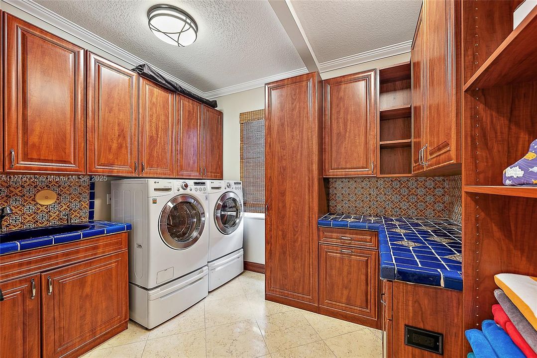 For Sale: $4,200,000 (5 beds, 3 baths, 4032 Square Feet)